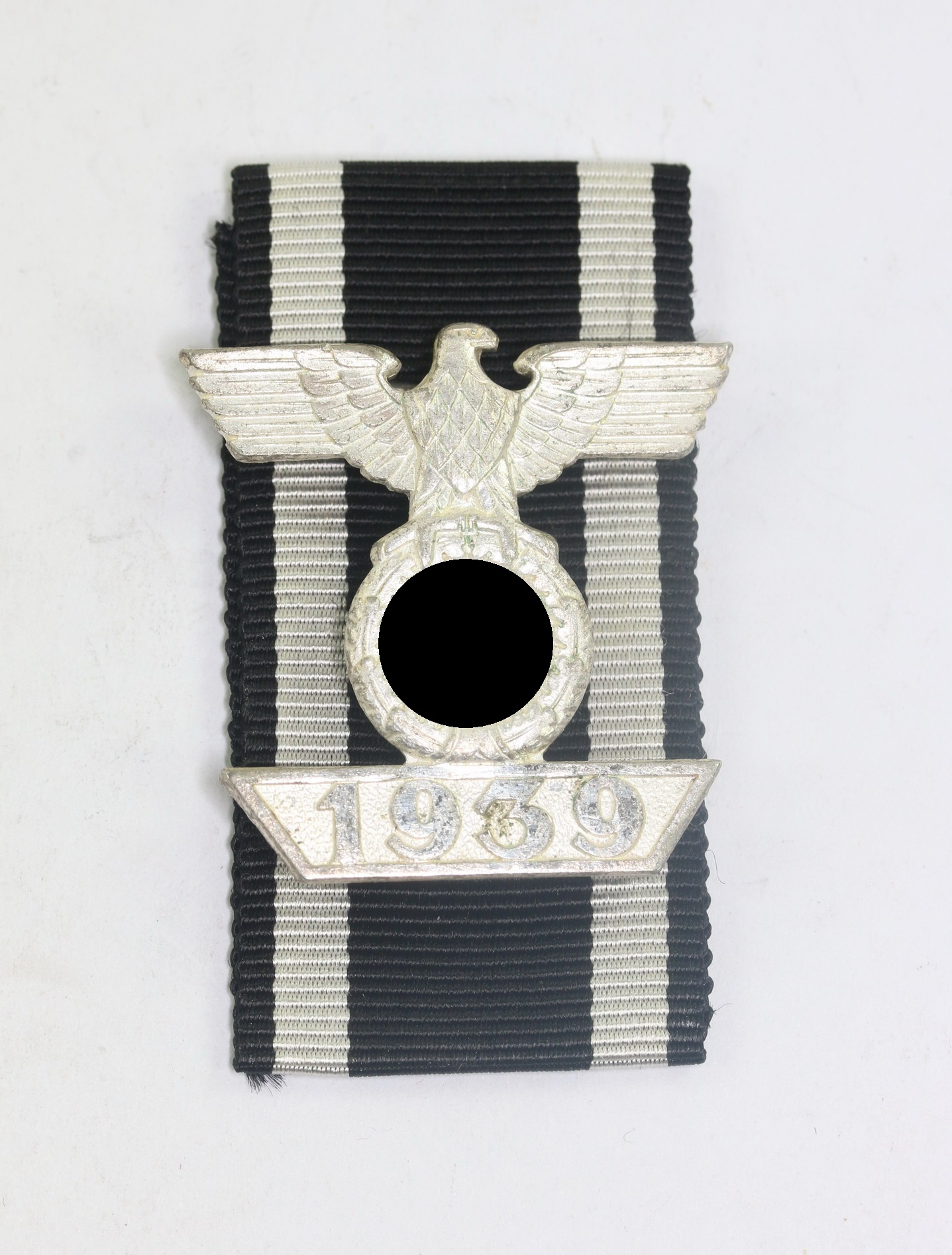 Wiederholungsspange 2. Klasse 1939, 2. Form, Wilhelm Deumer, Lüdenscheid (Buntmetall) – Bild 1