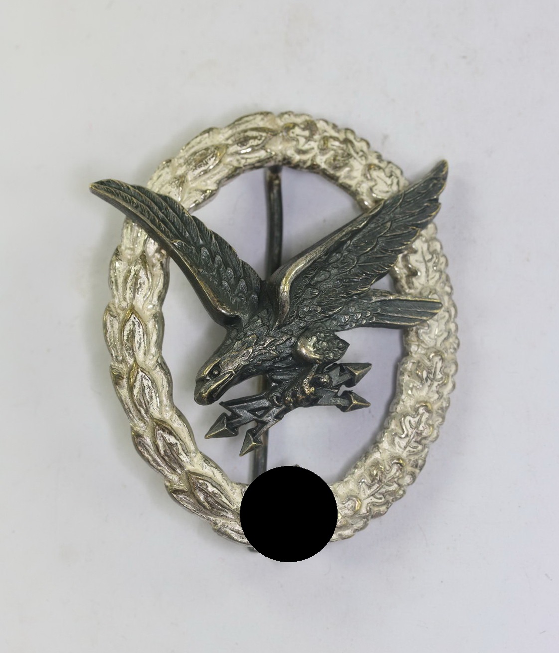 Fliegerschützenabzeichen der Luftwaffe mit Blitzbündel, Hst. C.E. Juncker Berlin S.W (1) Fliegerschützenabzeichen der Luftwaffe mit Blitzbündel, Hst. C.E. Juncker Berlin S.W. – Bild 1