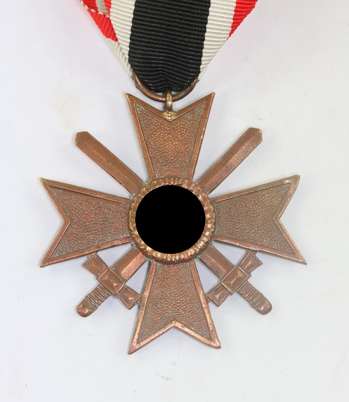 Kriegsverdienstkreuz 2. Klasse mit Schwertern, Hst. 83 (Emil Peukert, Gablonz) (1) Kriegsverdienstkreuz 2. Klasse mit Schwertern, Hst. 83 (Emil Peukert, Gablonz) – Bild 1