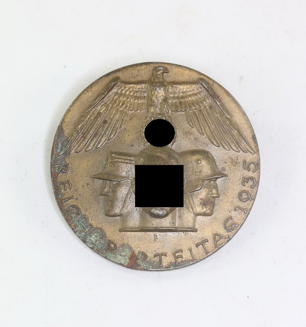 Abzeichen, Reichsparteitag 1935, Eisen Variante (!), Hst. Balmberger NBG (1) Abzeichen, Reichsparteitag 1935, Eisen Variante (!), Hst. Balmberger NBG. – Bild 1