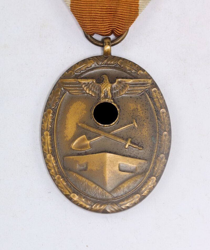Deutsches Schutzwall Ehrenzeichen (Buntmetall)