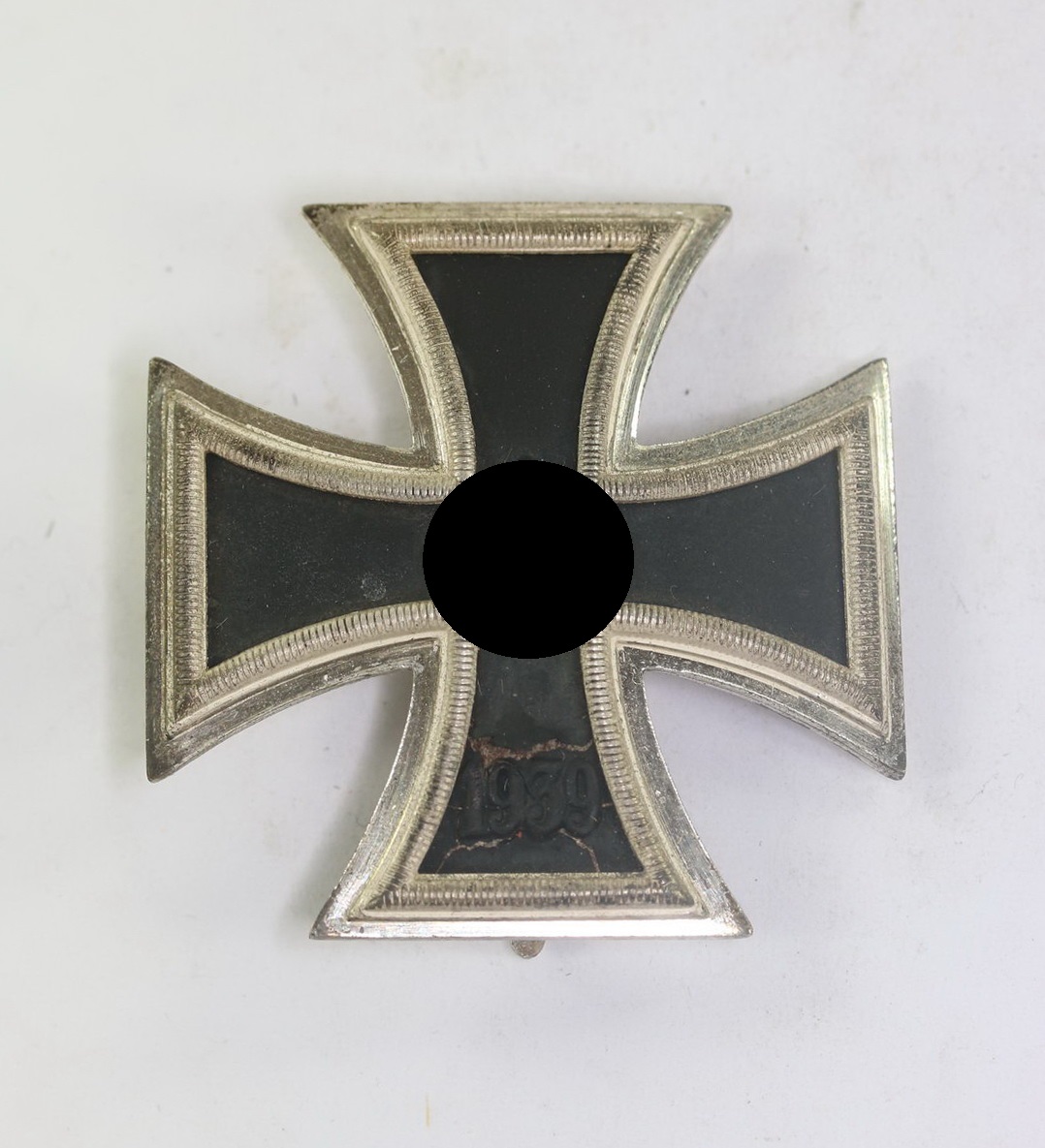 Eisernes Kreuz 1. Klasse 1939, Hst. 20 (C.F. Zimmermann, Pforzheim) (1) Eisernes Kreuz 1. Klasse 1939, Hst. 20 (C.F. Zimmermann, Pforzheim) – Bild 1