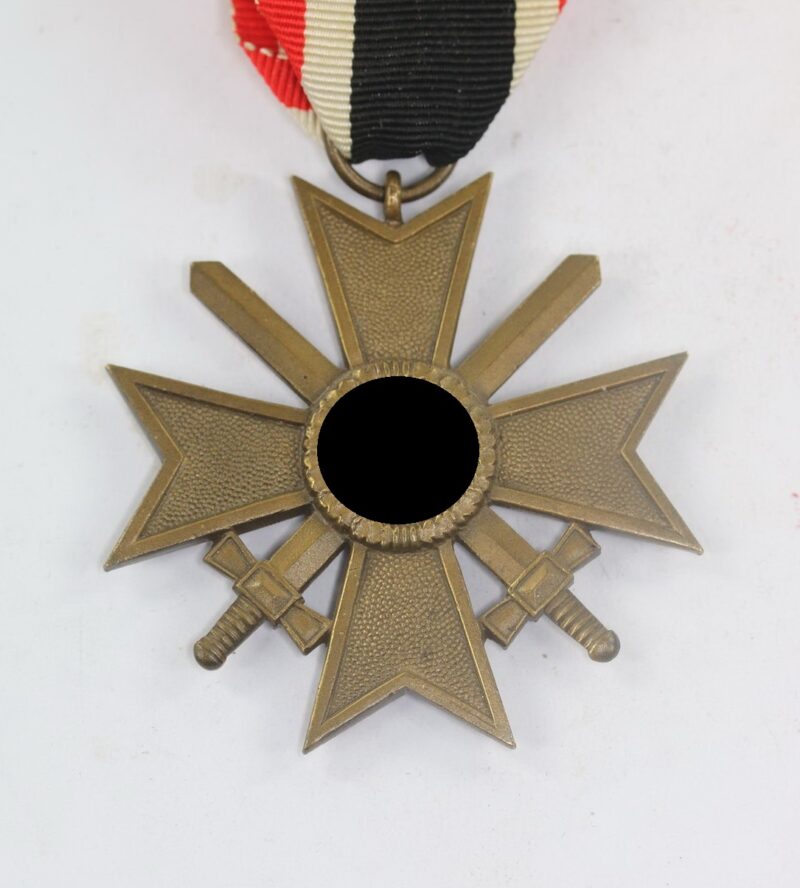 Kriegsverdienstkreuz 2. Klasse mit Schwertern (Buntmetall)