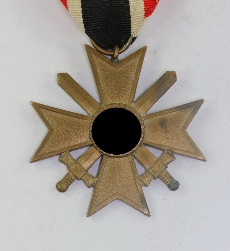 Kriegsverdienstkreuz 2. Klasse mit Schwertern (Buntmetall)