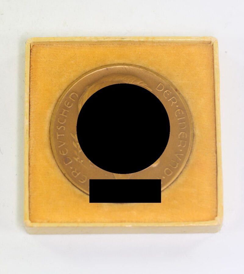 Medaille, Der Einer und Führer aller Deutschen, Das Großdeutsche Reich ist erstanden, 13.3.1938 29.29.1938, Bronze, Hauptmünzamt Wien, im Etui – Bild 2