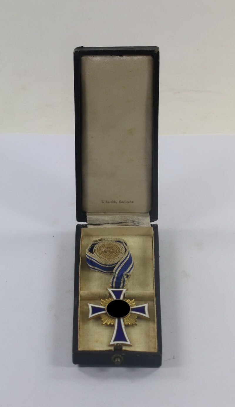 Mutterkreuz in Gold, im Etui, L. Bertsch Karlsruhe