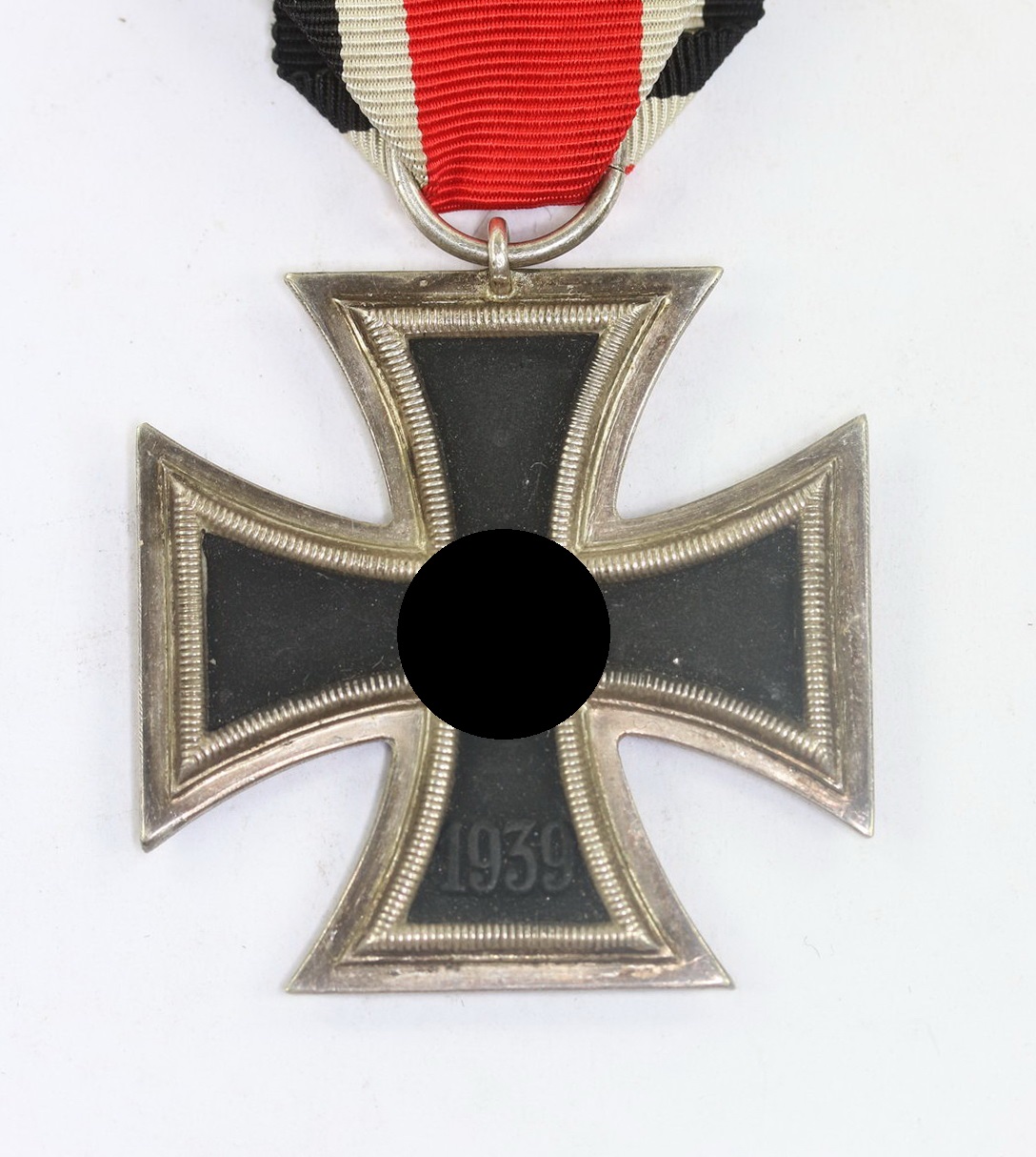 Eisernes Kreuz 2. Klasse 1939, Hst. 25 (Arbeitsgemeinschaft der Graveur-, Gold- und Silberschmiedeinnungen, Hanau am Main) (1) Eisernes Kreuz 2. Klasse 1939, Hst. 25 (Arbeitsgemeinschaft der Graveur-, Gold- und Silberschmiedeinnungen, Hanau am Main) – Bild 1