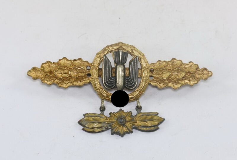 Frontflugspange für Kampfflieger in Gold mit Stern Anhänger