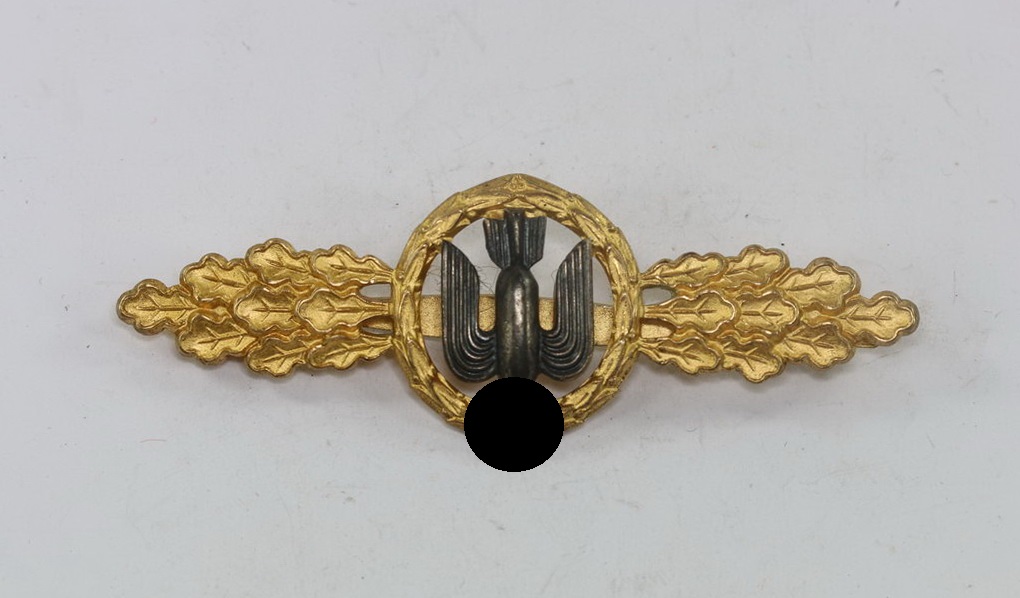 Frontflugspange für Kampfflieger in Gold, Hst. G.H. Osang Dresden (1) Frontflugspange für Kampfflieger in Gold, Hst. G.H. Osang Dresden – Bild 1