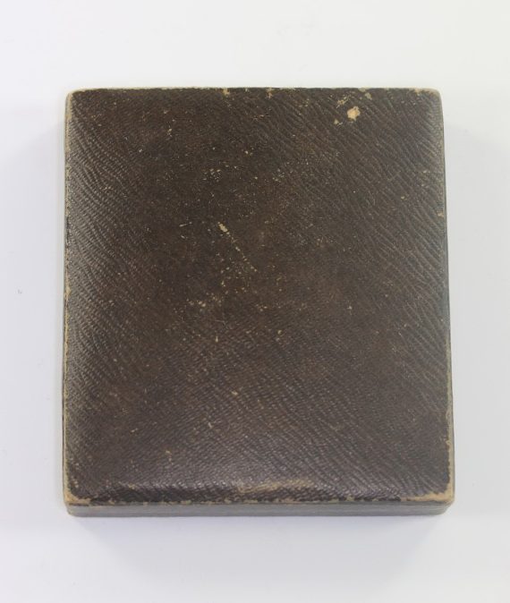 Braunes (!) LDO Etui für ein Eisernes Kreuz 2. Klasse 1939 (1)