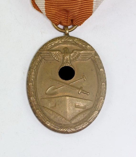 Deutsches Schutzwall Ehrenzeichen (Buntmetall) (1)