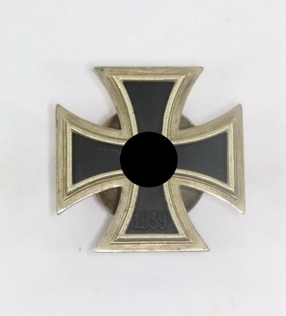 Eisernes Kreuz 1. Klasse 1939, C.E. Juncker, an Scheibe und Mutter, magnetisch (!) (1)