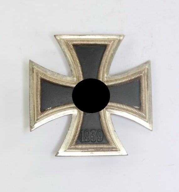 Eisernes Kreuz 1. Klasse 1939, Hst. 107 (Carl Wild, Hamburg) (1)