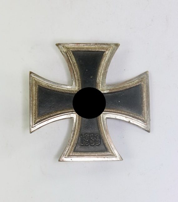 Eisernes Kreuz 1. Klasse 1939, Schinkel Variante, Otto Schickle, Pforzheim, magnetisch und einteilig (!) (1)