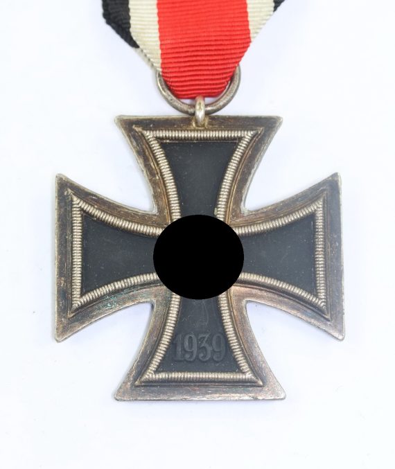 Eisernes Kreuz 2. Klasse 1939, Hst. 24 mit Zusatzpunze (Überbreit) (1)