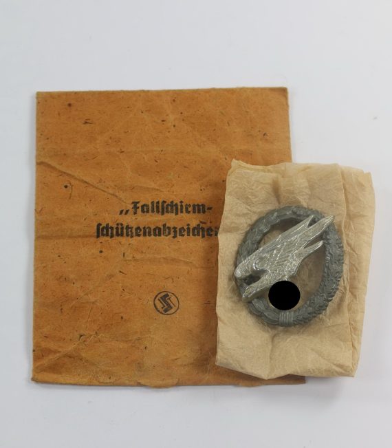 Fallschirmschützenabzeichen der Luftwaffe, in Verleihungstüte (!) Steinhauer & Lück, Lüdenscheid (1)