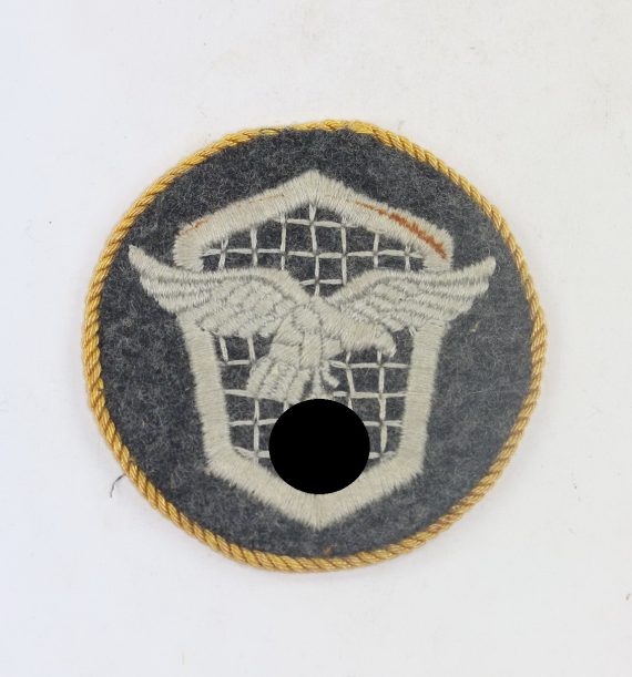 Luftwaffe, Ärmelabzeichen für Kraftfahrpersonal mit goldener Auszeichnungskordel (1)
