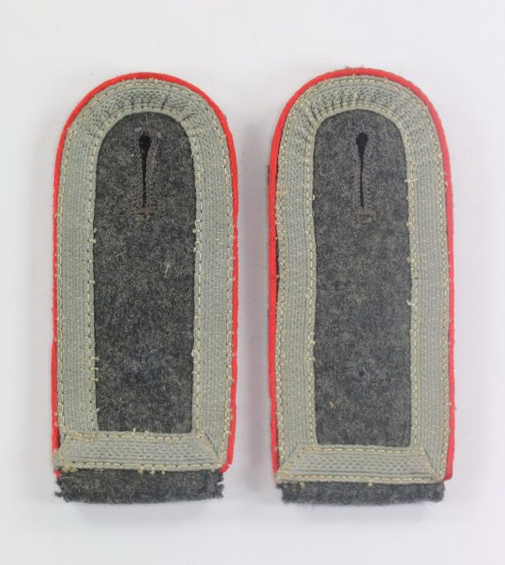 Luftwaffe, Paar Schulterklappen für einen Unteroffiziert der Flakartillerie (1)