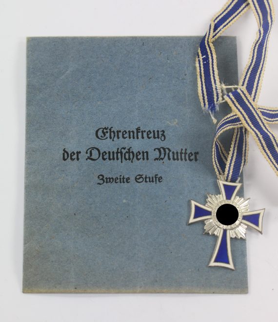 Mutterkreuz in Silber, in Verleihungstüte Carl Forster & Graf Schw. Gmünd (1)