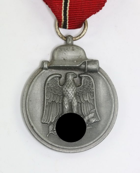 Ostmedaille, Hst. 13 (Gustav Brehmer, Markneukirchen) – Winterschlacht im Osten 194142 (1)