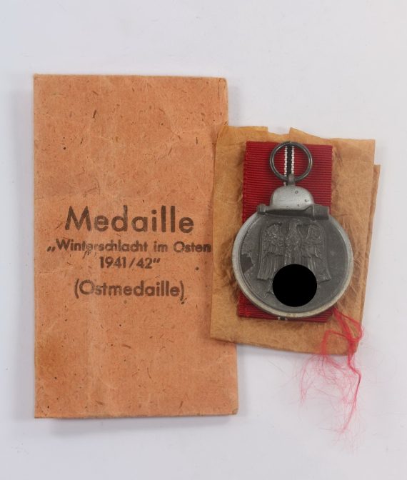 Ostmedaille, Hst. 6. , in Verleihungstüte Fritz Zimmermann Stuttgart (1)