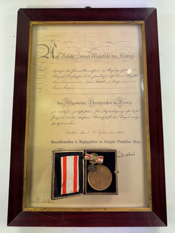 Preußen, Allgemeines Ehrenzeichen Bronze 1912, im Etui mit Urkunde und Miniatur (1)
