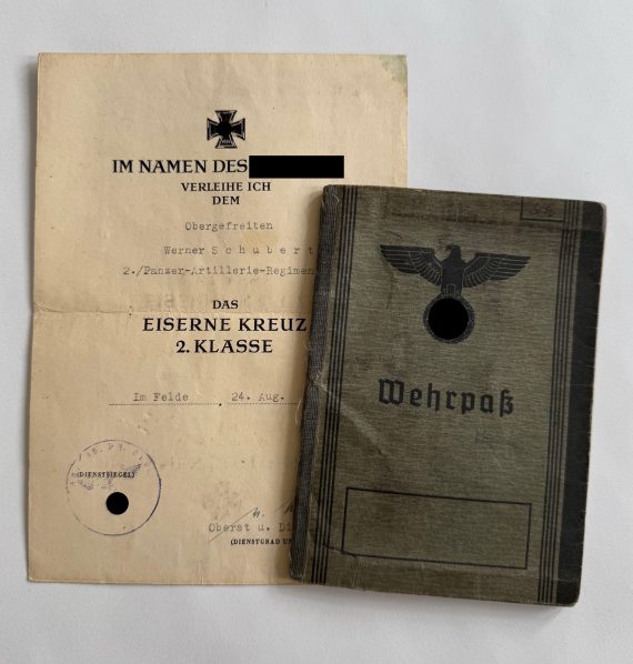 Urkunde Eisernes Kreuz 2. Klasse + Wehrpaß (1)