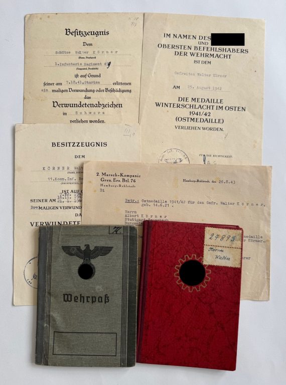Urkunden Gruppe + Wehrpaß und Mitgliedsbuch Arbeitsfront (1)