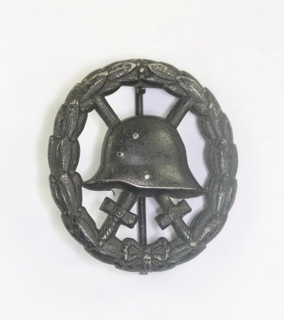 Verwundetenabzeichen in Schwarz 1918, durchbrochen (1)