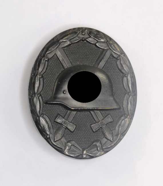 Verwundetenabzeichen in Schwarz 1939, Hst. L18 auf der Nadel (!) (B.H. Mayer, Pforzheim) (1)