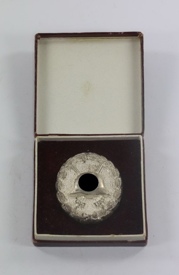 Verwundetenabzeichen in Silber 1939, 1. Form, hohl verbödet (!), im Etui (1)