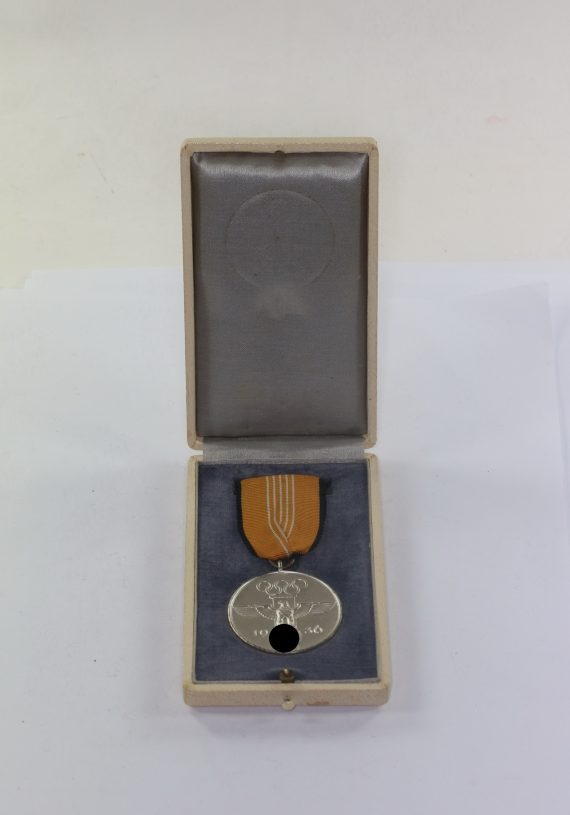 deutsche_olympiaerinnerungsmedaille_1936_im_etui_1__1_1