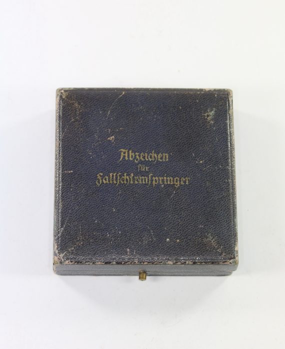 etui_f_r_ein_fallschirmsch_tzenabzeichen_des_heeres_abzeichen_f_r_fallschirmspringer_1_
