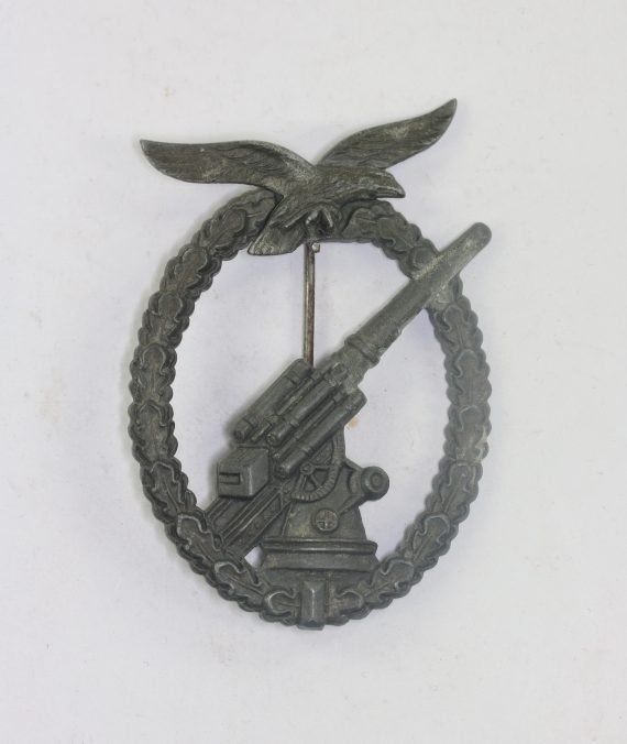 flakkampfabzeichen_der_luftwaffe_ball_hinge_kriegsgefangenschaft_1_