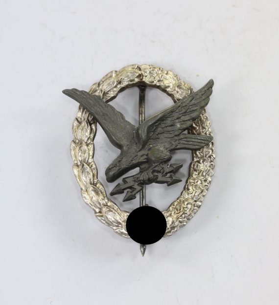 fliegersch_tzenabzeichen_der_luftwaffe_mit_blitzb_ndel_hst