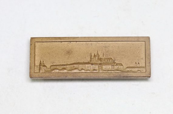 spange_pragerburg_mit_k_nstlersignatur_h