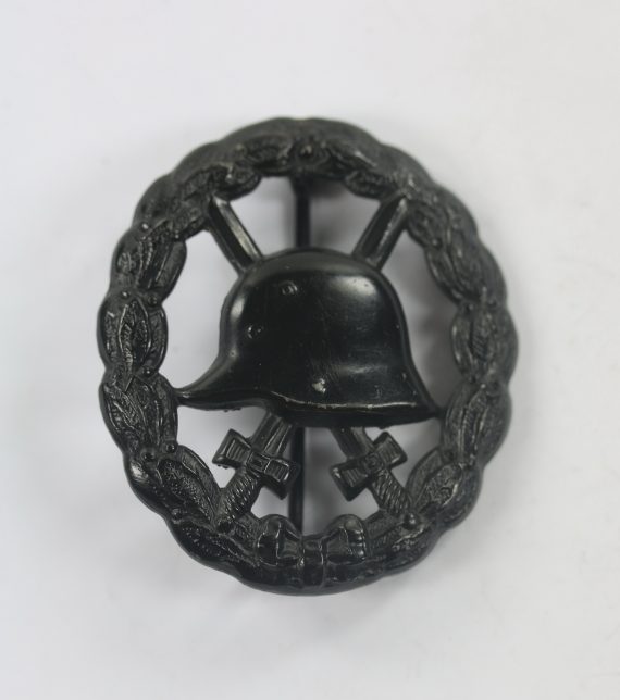 verwundetenabzeichen_in_schwarz_1918_durchbrochen_eisen_1__1